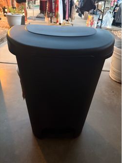 Trash can