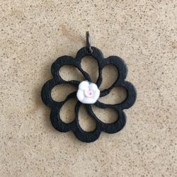 🖤 Pretty black wood pendant with ceramic, white flower center