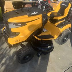 XT1 Enduro LT 42 in. 547 cc Engine with IntelliPower Hydrostatic Drive Gas Riding Lawn Tractor