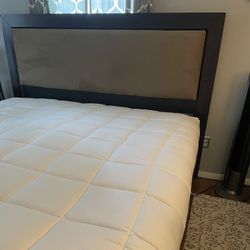 King Sized Bed For Sale 