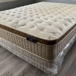 Queen Organic Cloud Edition Europillow Top 12inch Mattress!!