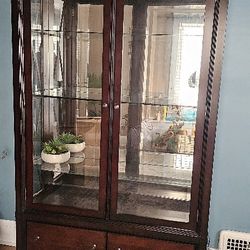 Dinning Glass Cabinet. 