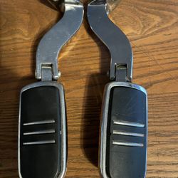 Harley Davidson Street Glide Rear Pegs