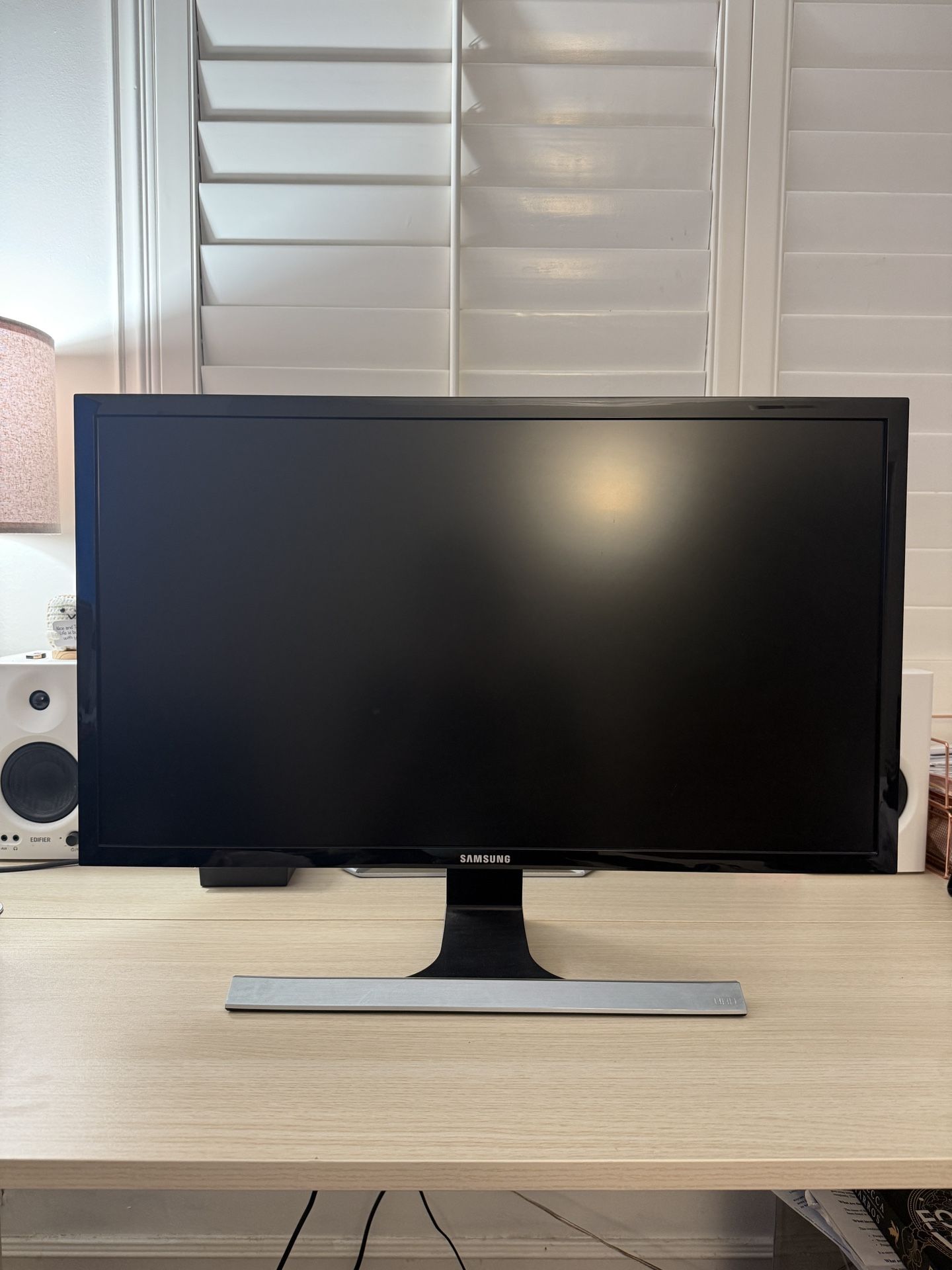 Samsung Computer Monitor 