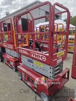 SCISSOR LIFT 13' ELECTRIC