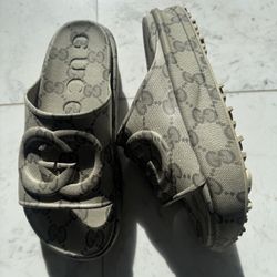 Gucci Men's Grey and Khaki Slides