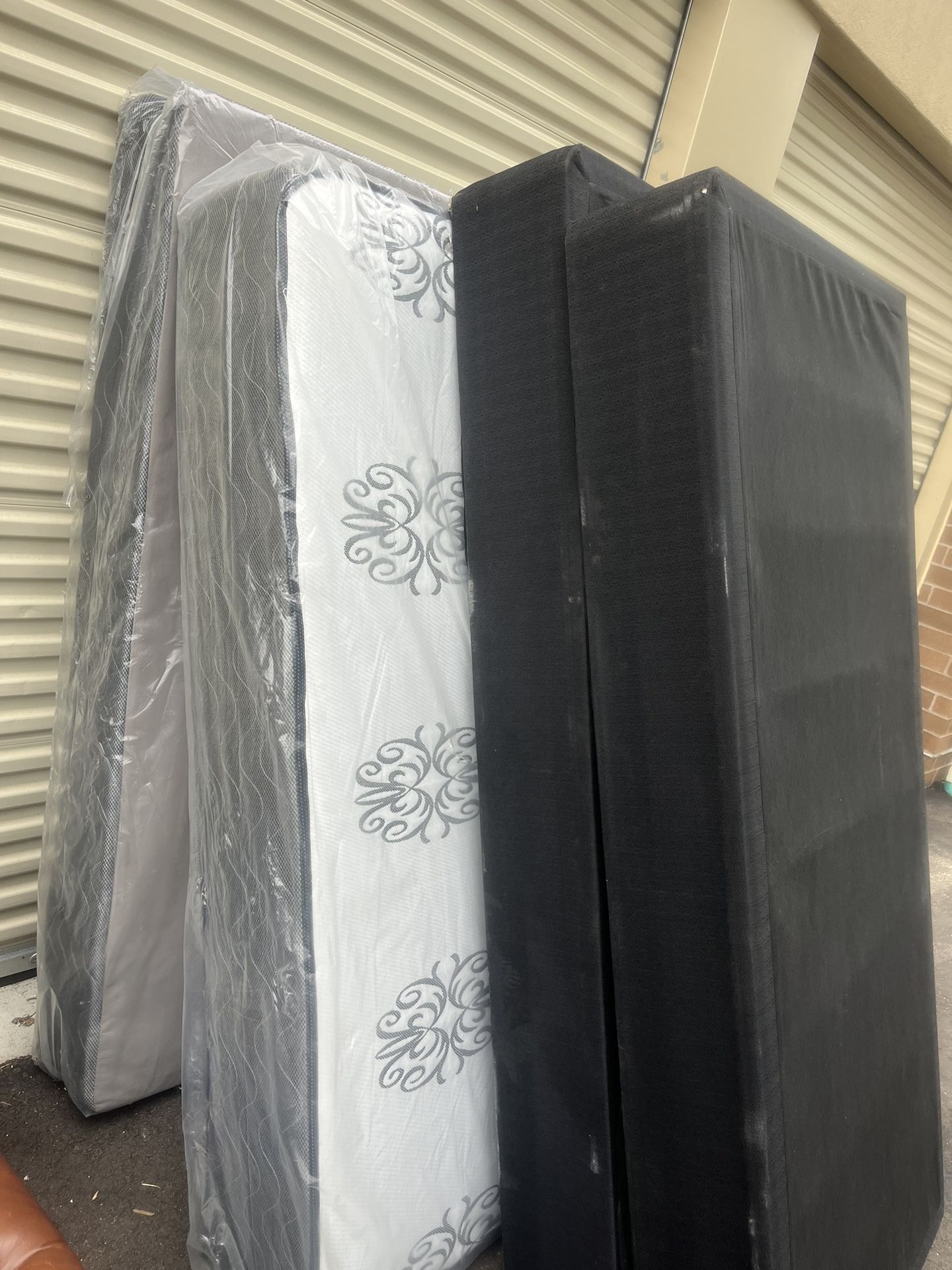 Mattresses,box Springs , Dressers,