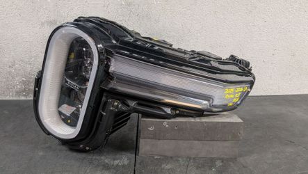 2025-2026 RIVIAN R1T R1S LEFT HEADLIGHT OEM USED #10829