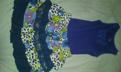 Girl size 7/8 top and skort, new