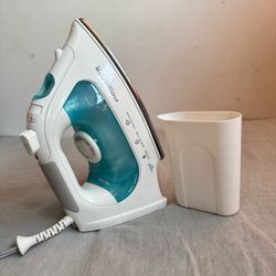Rowenta Effective Steam Iron DX1700 Self-Cleaning Airglide 1600W Anti Calc w/Cup (Silver Lake)