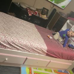 Kids Twin Size Bed