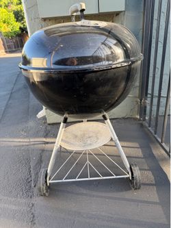 Weber 22” charcoal grill
