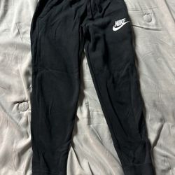 Black Kids.Sweats Nike