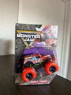 Monster Jam Grave Digger Spooky Collection