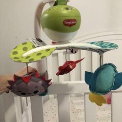 crib mobile 