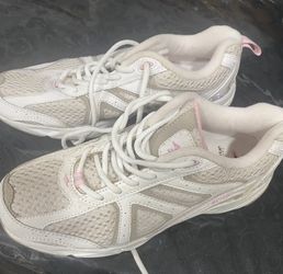Tennis Shoes