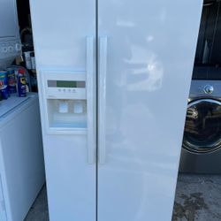 Whirlpool Refrigerator 33"W 66"H Everything Works Good....
