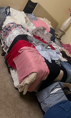 Woman’s clothing lot 60 pieces of brand new name brands pick up In Gaithersburg md20877