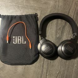 JBL noise Cancelling Headphones