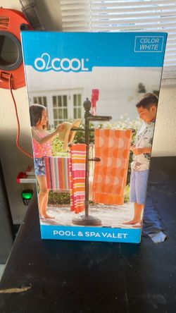 Pool towel rack