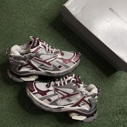 Balenciaga runner size 10