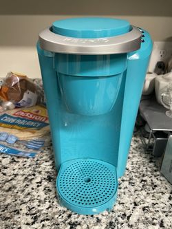 Keurig K-Compact Coffee Maker, Single Serve K-Cup Pod Coffee Brewer,  Turquoise for Sale in Norfolk, VA - OfferUp