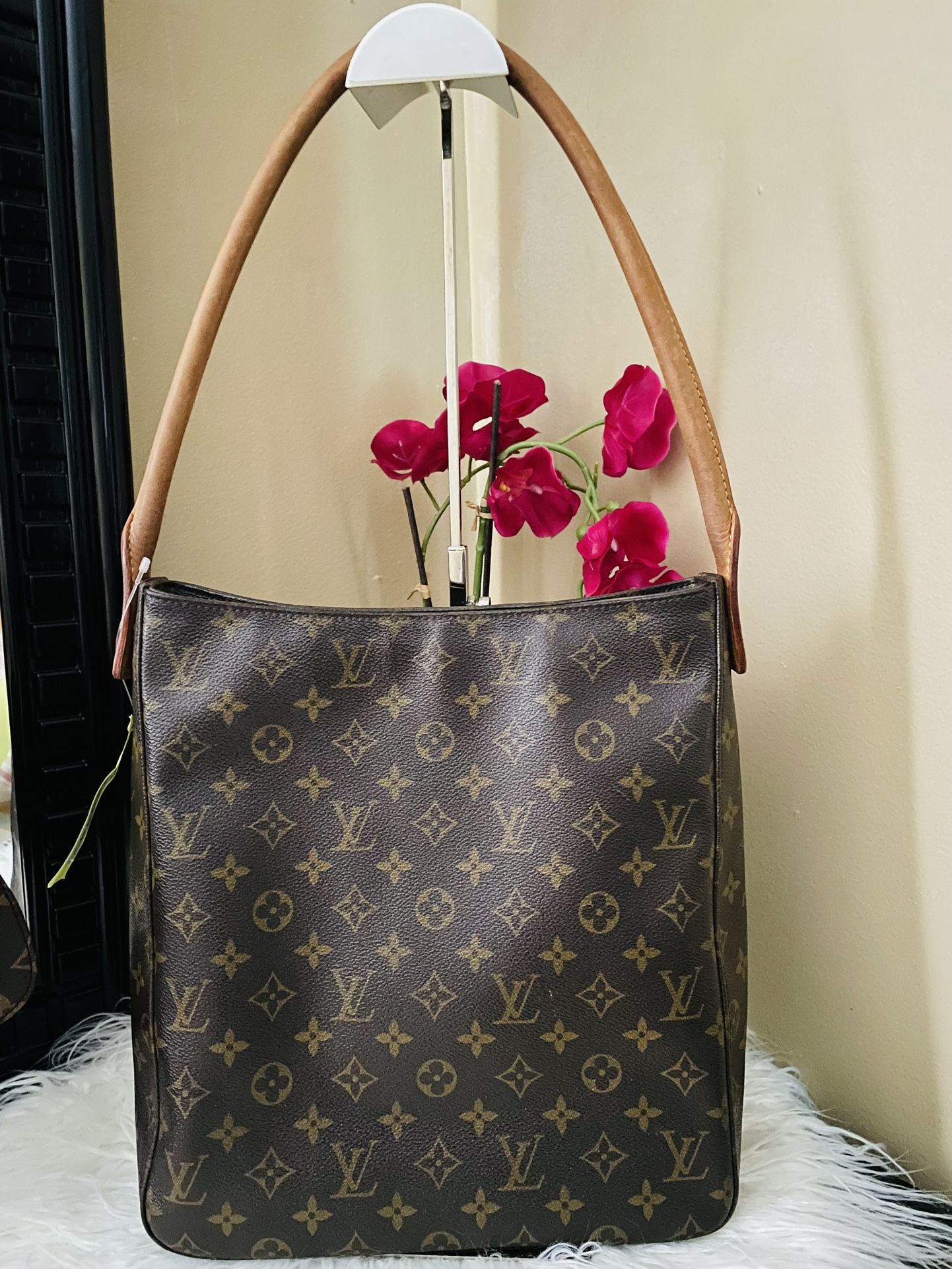 Louis Vuitton Looping GM Shoulder Bag 