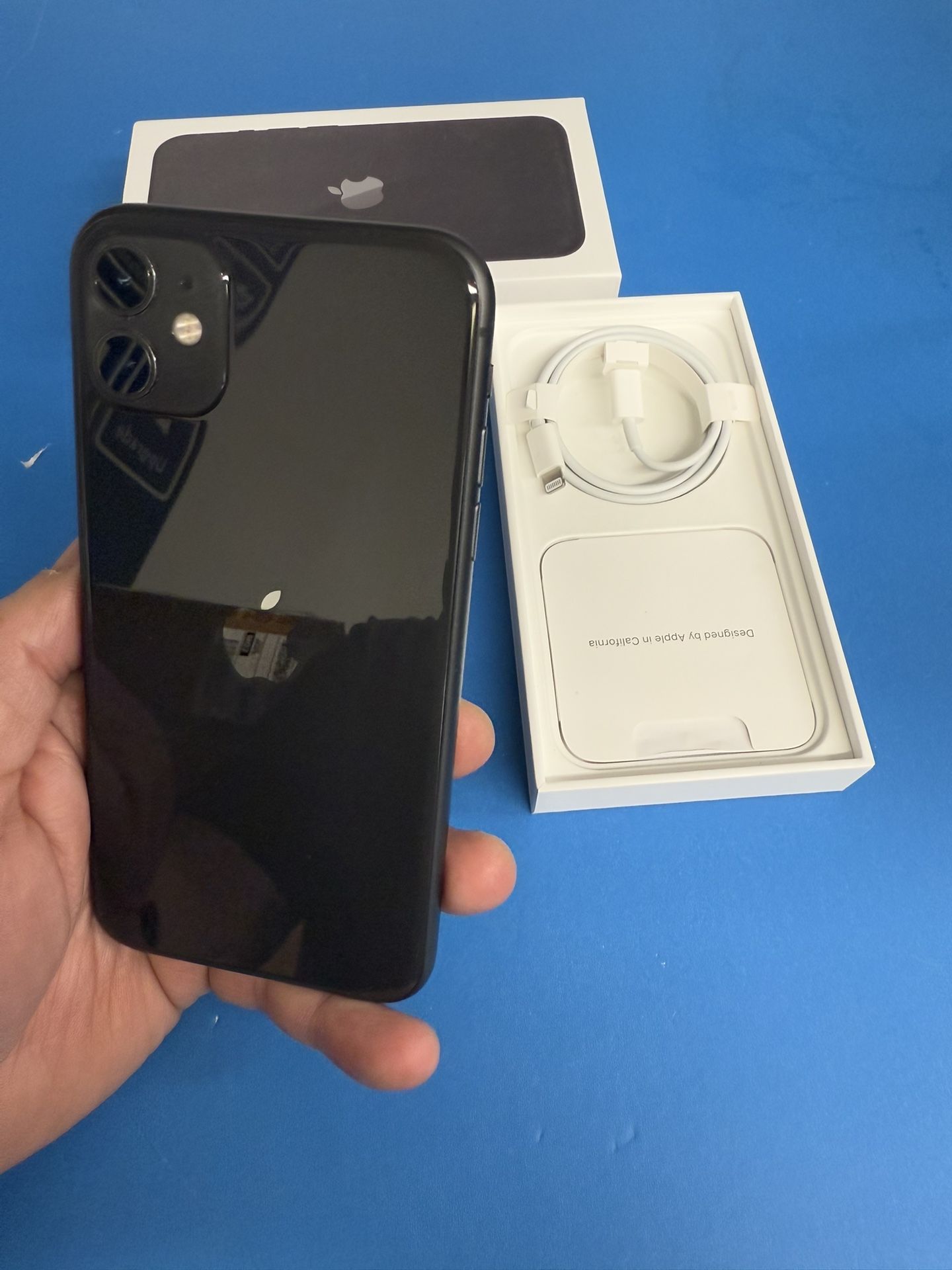 iPhone 11 Factory Unlocked 64gb ( Liberado)