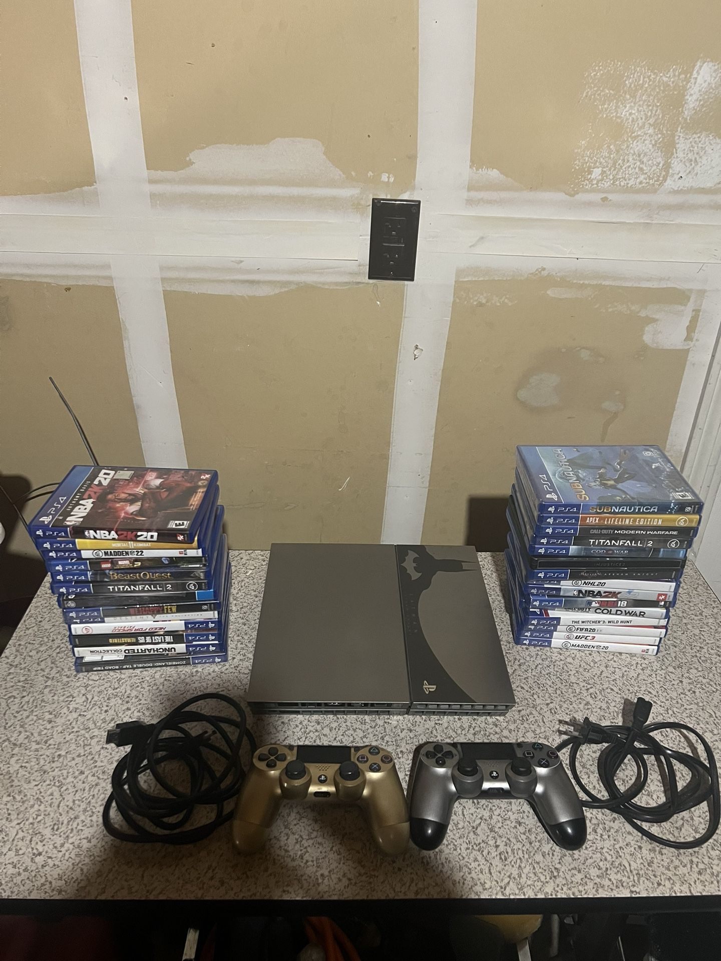 Silver Batman PS4 W/ Silver And Gold Controller And 28 Games