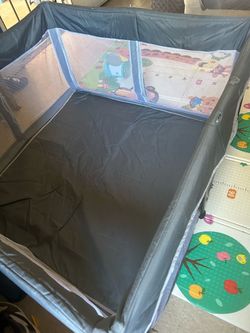 Baby play yard