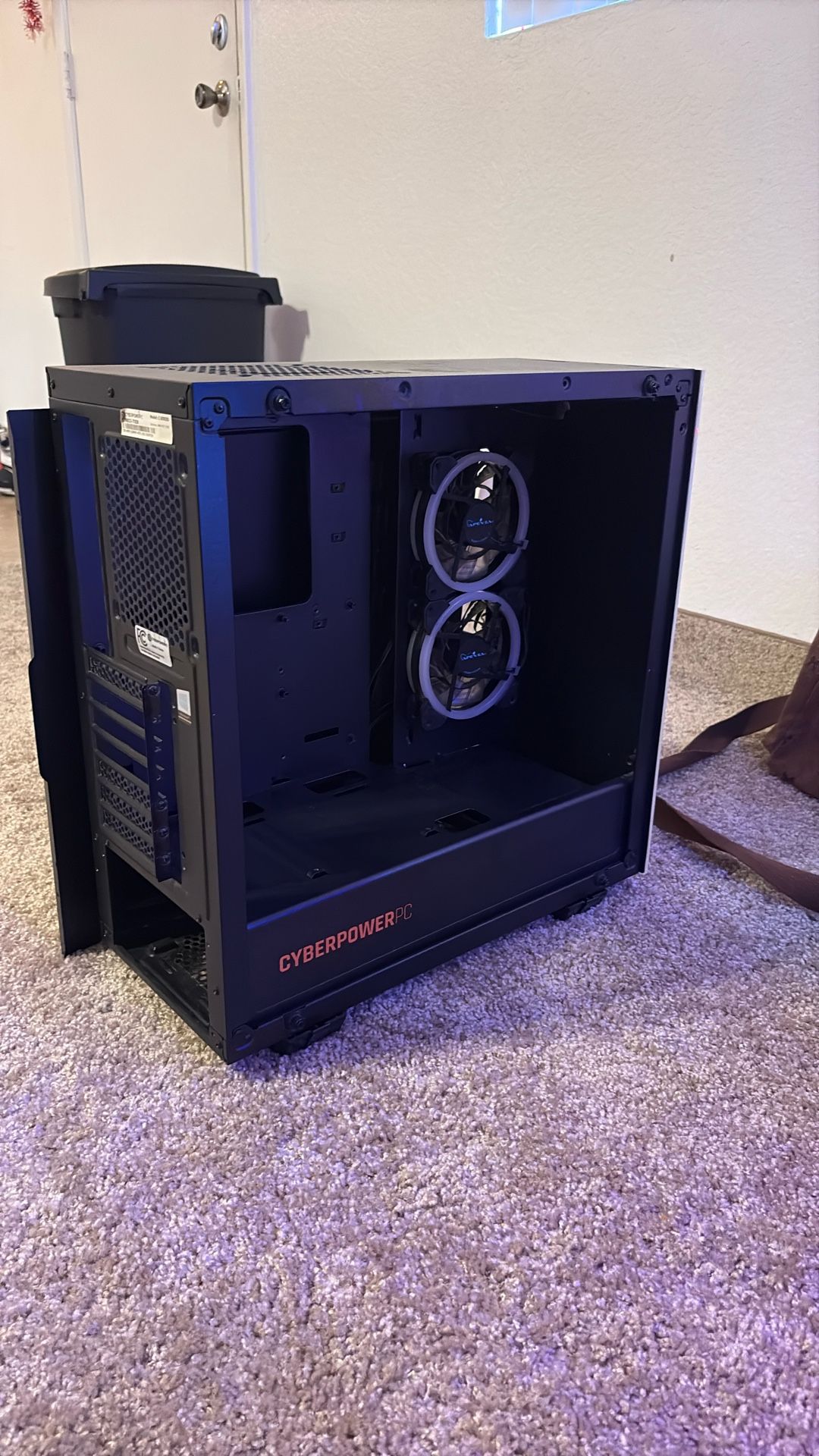 Cyberpower Pc Case With 3 Rbg Fans