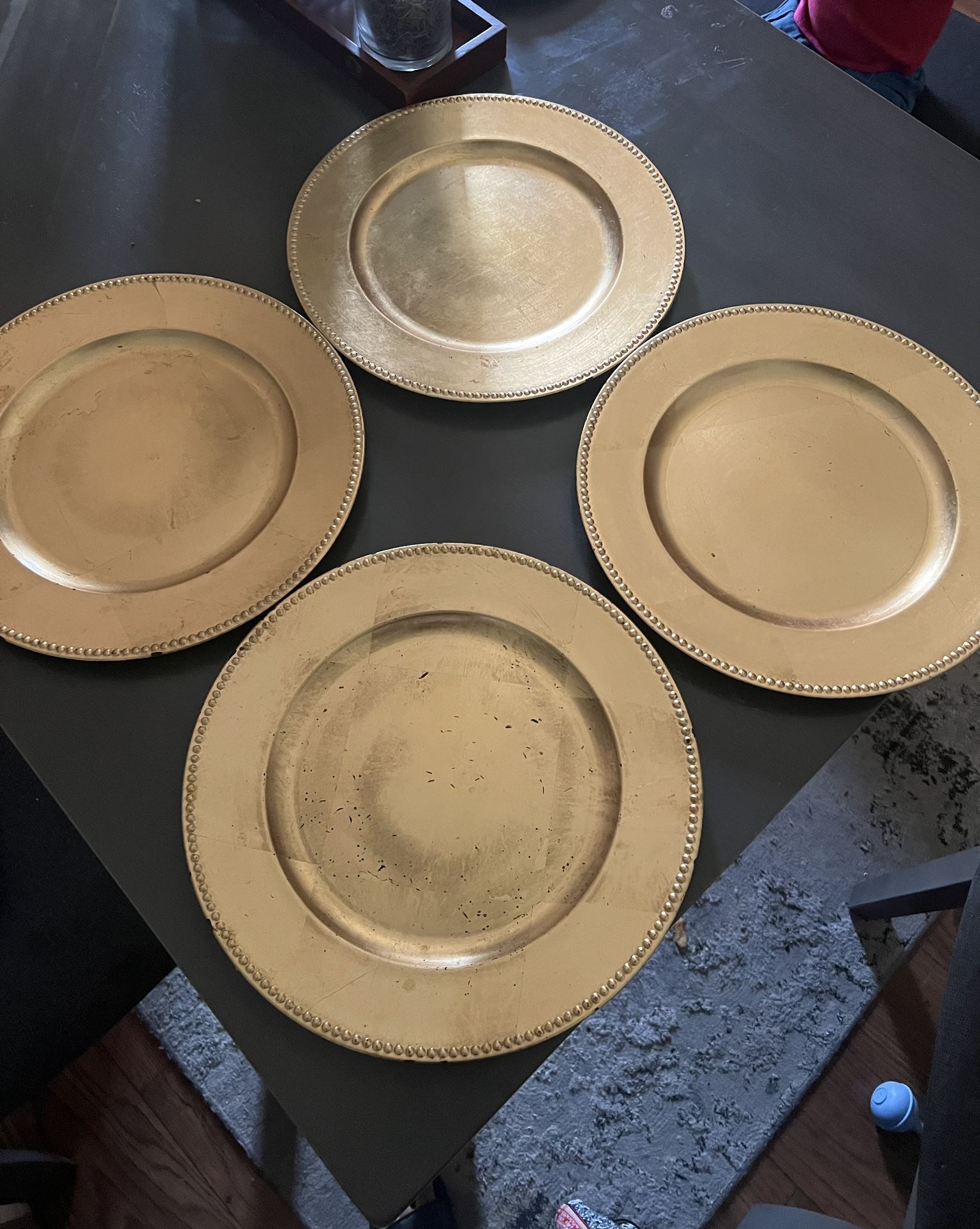 4 Dining Set Plates