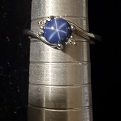 10 K White Gold Star Sapphire Ring With Diamond Accents Size 5 