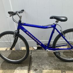 Men’s 26 inch lightweight, aluminum frame mongoose bike