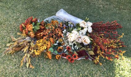 LARGE LOT - Beautiful Silk flowers