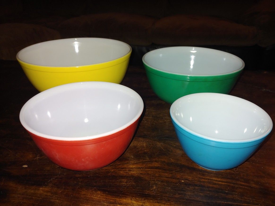 Vintage PYREX Mixing Bowls~Set of 4~Primary Colors~Blue, Red, Green, Yellow