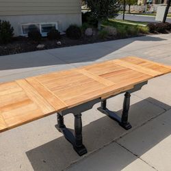 Solid Red Oak Extendable Dining Table – Farmhouse Black Base