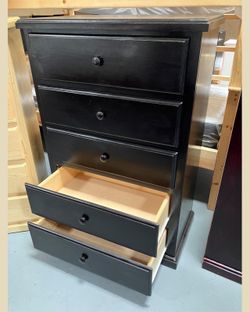 Dresser / Five drawers dresser