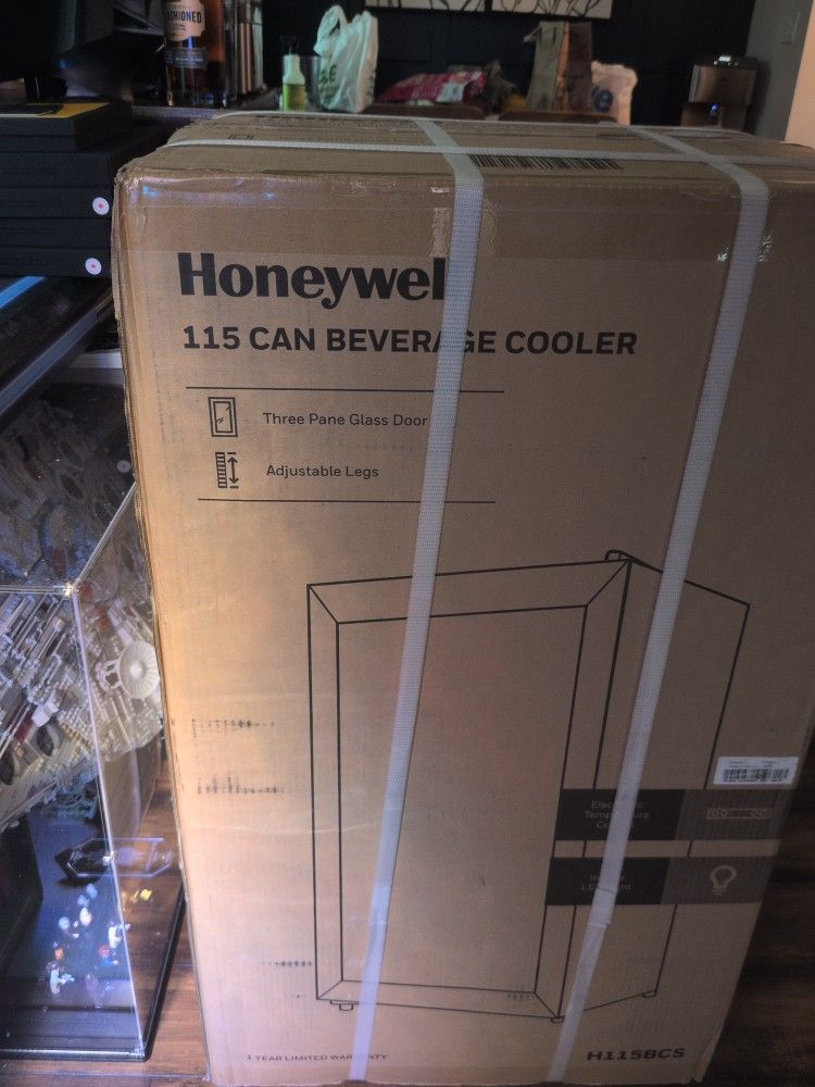 Honeywell Mini fridge 115 Can Beverage Cooler
