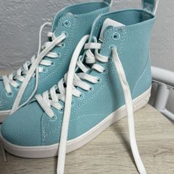 New Michael Kors Women Tall Sneakers Size 5.5 Fits Macys Value 120