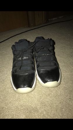 Jordan’s 11s size 7Y