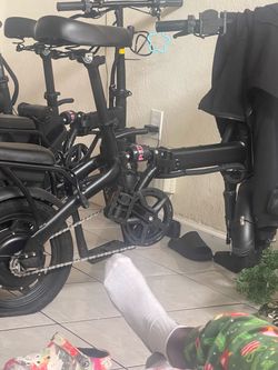Electric bike only the tire bust everything work great