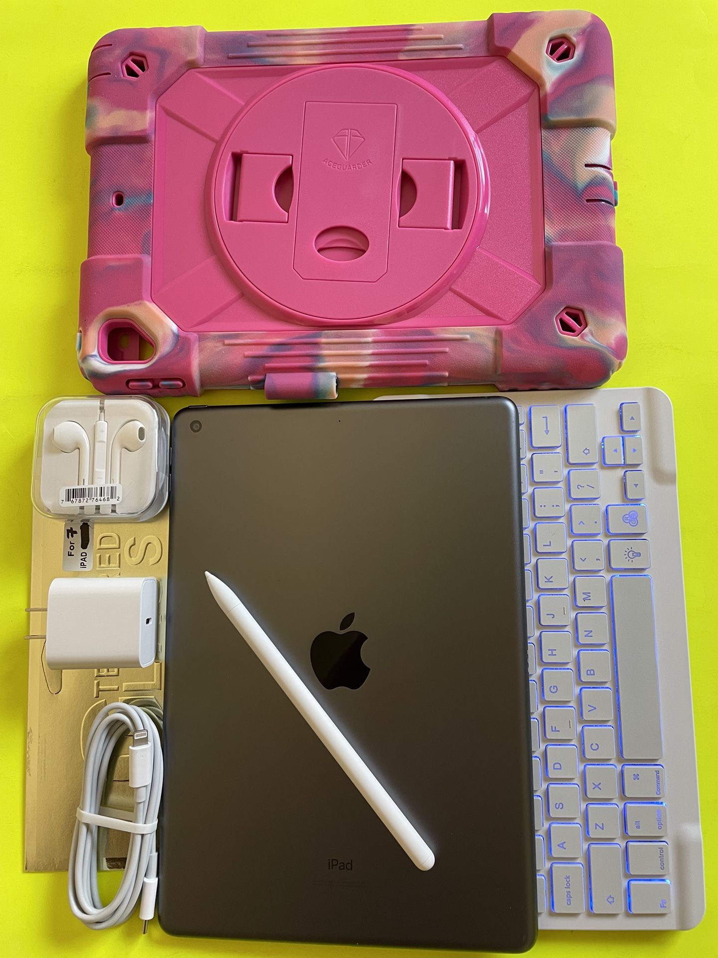 Apple IPad 7th Generation (10.2” Retina /Latest IOS 18/ 2019 model) 32GB with stylus pen, keyboard, case & Accessories (128GB $259)