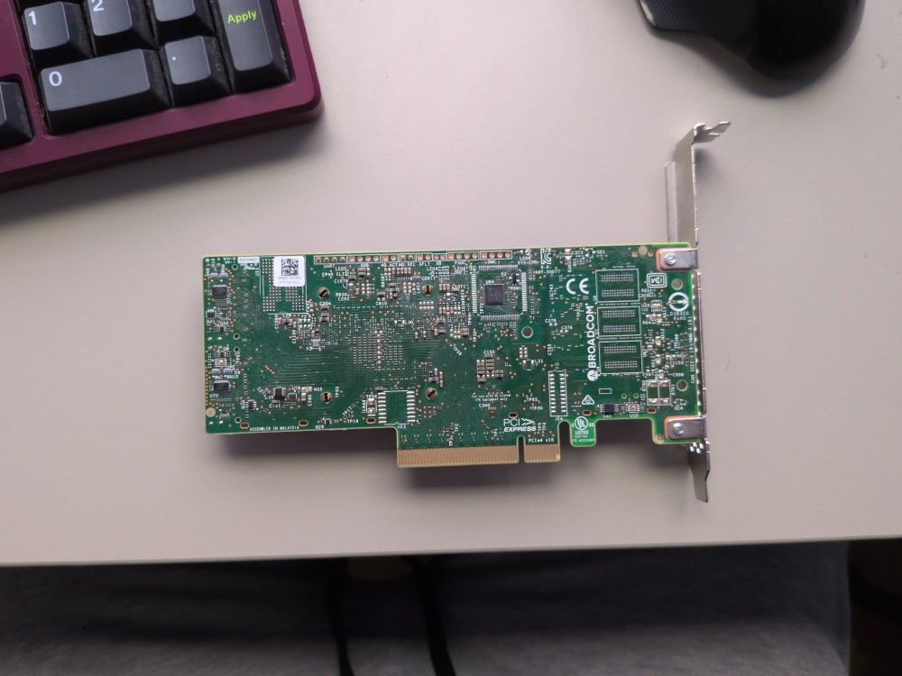 Broadcom 9500 16i 12Gb/s SAS 3 HBA IT Mode
