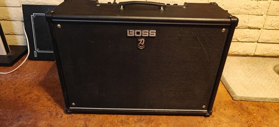 BOSS Katana 100/212 Guitar Amp – Excellent Condition – $420