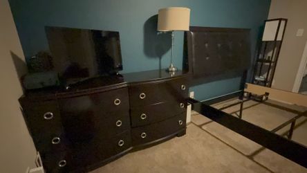 Queen Bedroom Set – $50Each OBO! 🛏️