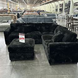 Corduroy Sectional.  4 Pc Sectional Color Black New In A Box     ✨. Juego De Sofas Nuevos En Caja Color Negro  ☎️(213)713-74-89 Call Or Tex