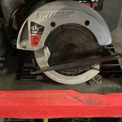 Skilsaw 6 ½” Circular Saw (1½ HP, Corded