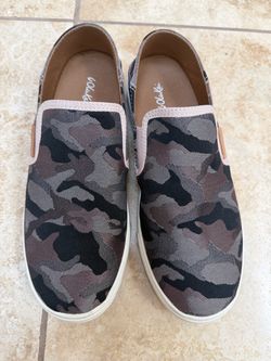 Women’s OluKai Shoes - 9