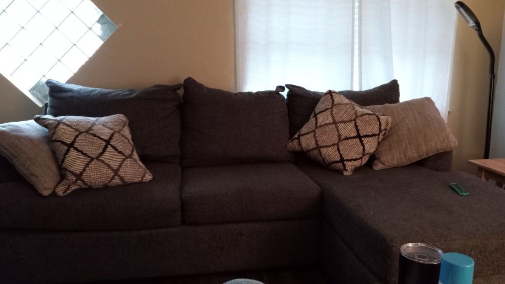 Grey Broyhill L Shaped Couch.